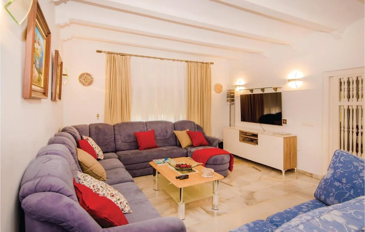 Gorgeous Home In Benalmadena With Wifi Holiday home
