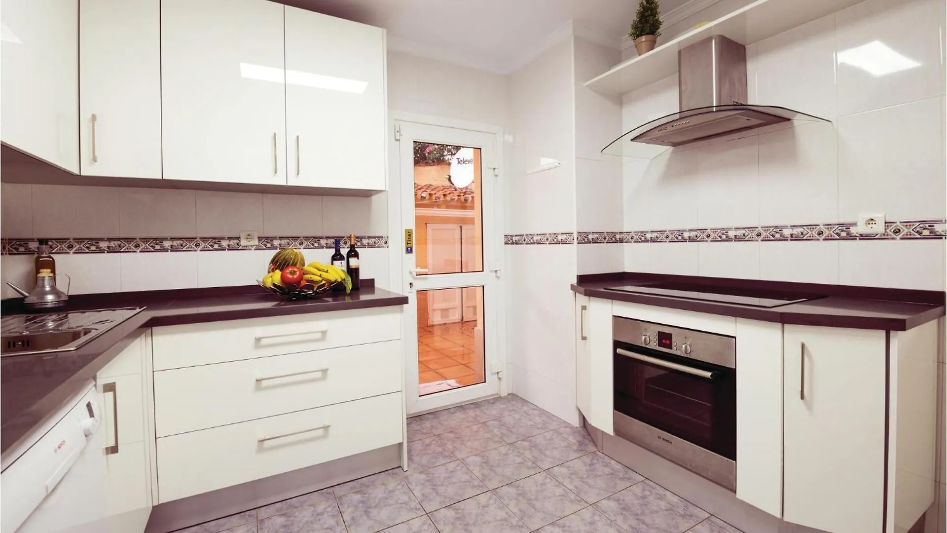 Gorgeous Home In Benalmadena With Wifi